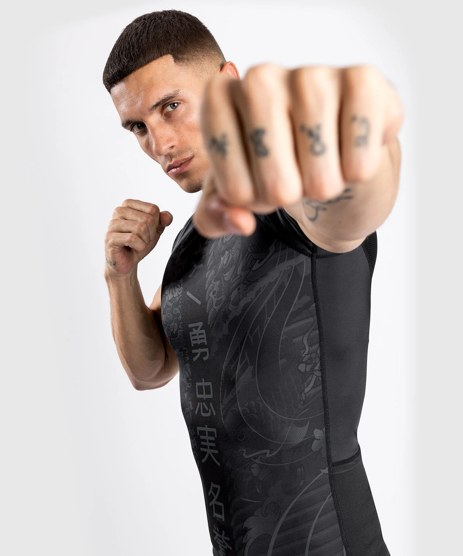 Venum YKZ21 Rashguard - Short Sleeves – Black/Black - Image 9