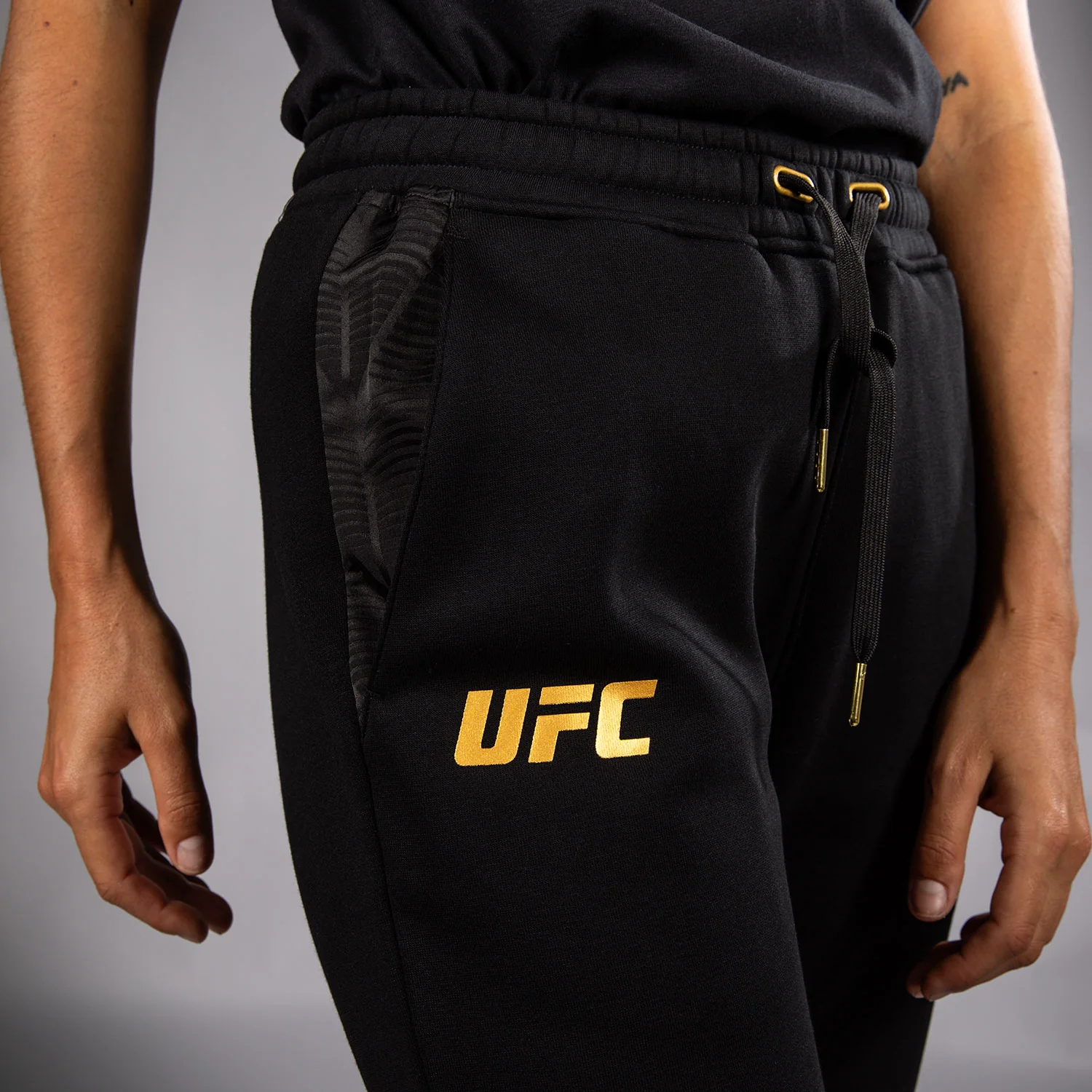 Women's UFC Zenith by Venum Replica Champion Pant - Image 7